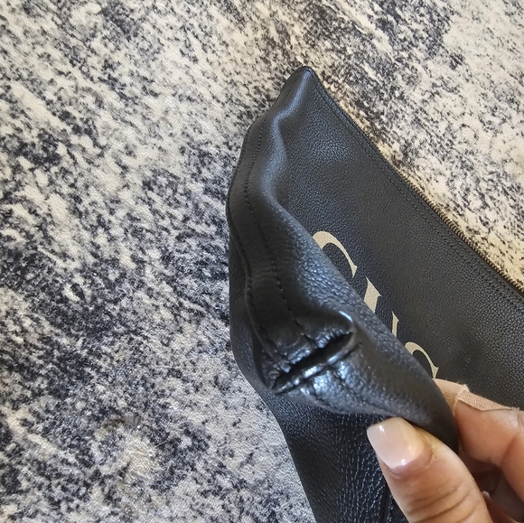 Gucci large leather pouch clutch wristlet - Picture 3 of 9